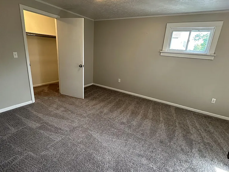 11021 Western Ave — Photo 32