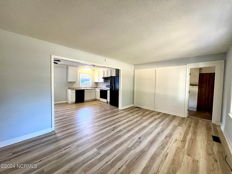 331 Forest Park Rd — Photo 2