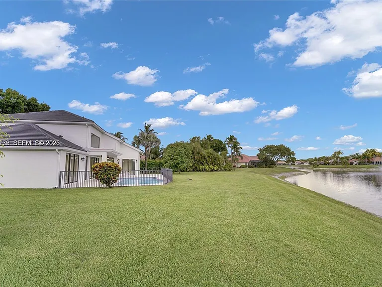 22281 Tupelo Pl — Photo 32