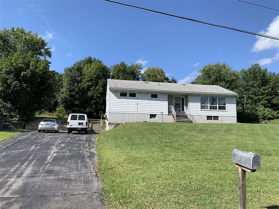 1st image of 14 Garrett Dr