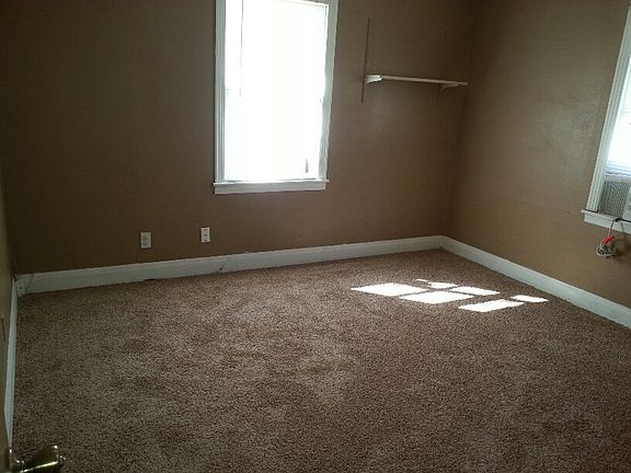 4th image of 2135 Owens Ave