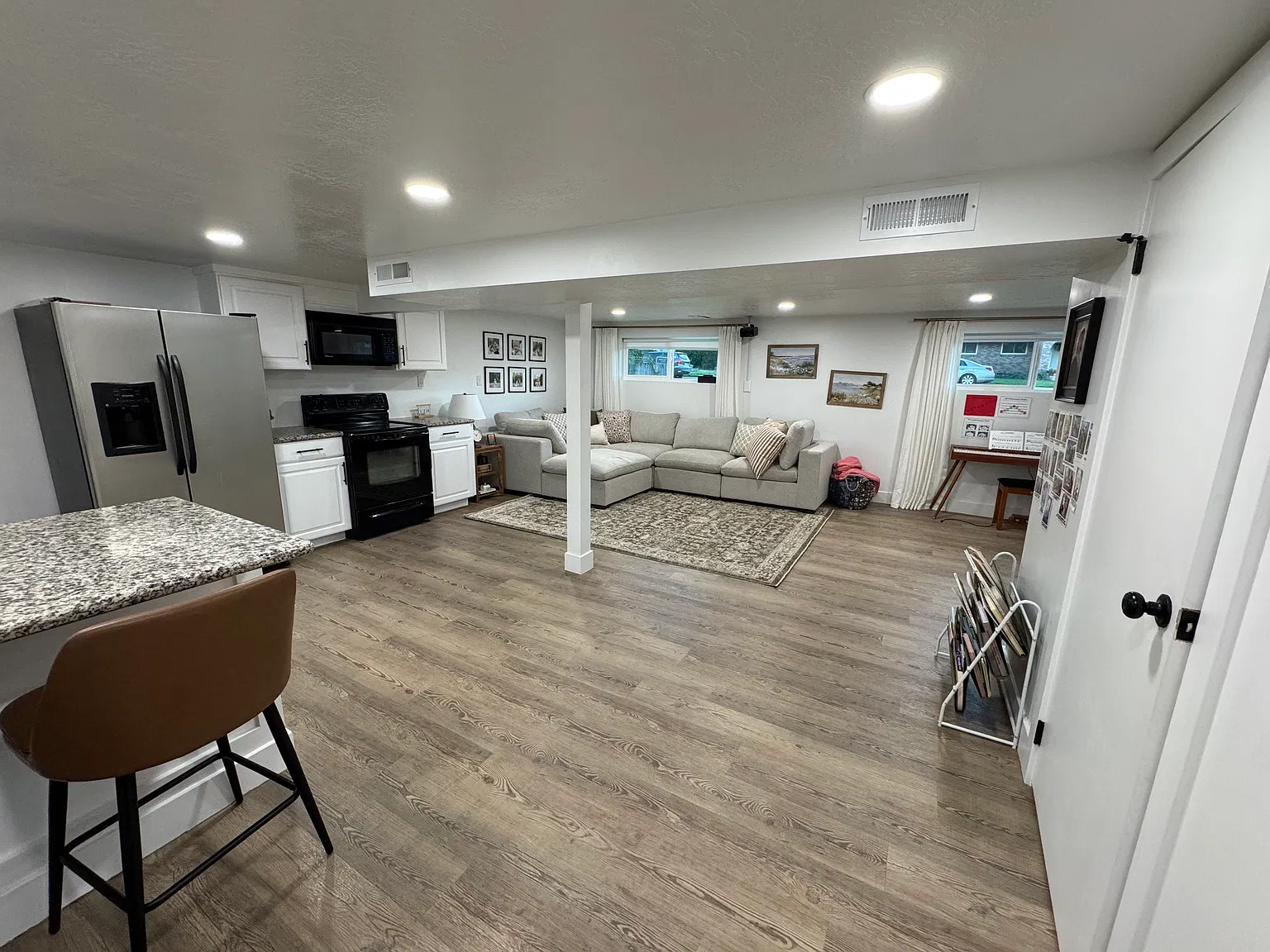 2 bed, 1100 sqft, $1,600 — Photo 4