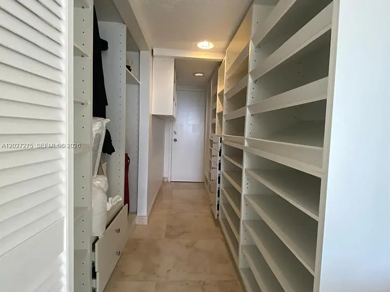 11111 Biscayne Blvd #8F — Photo 14