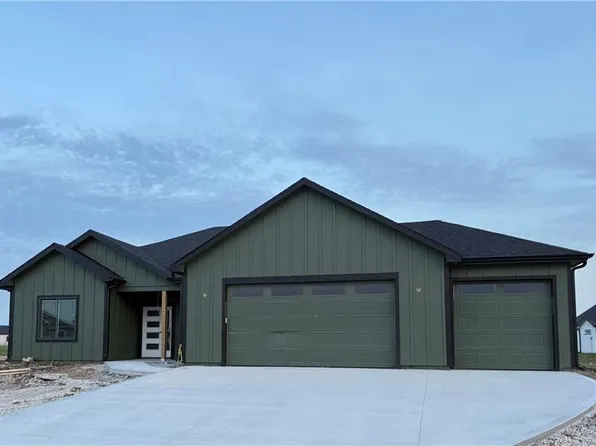 345 W 25th St, Eudora, KS 66025