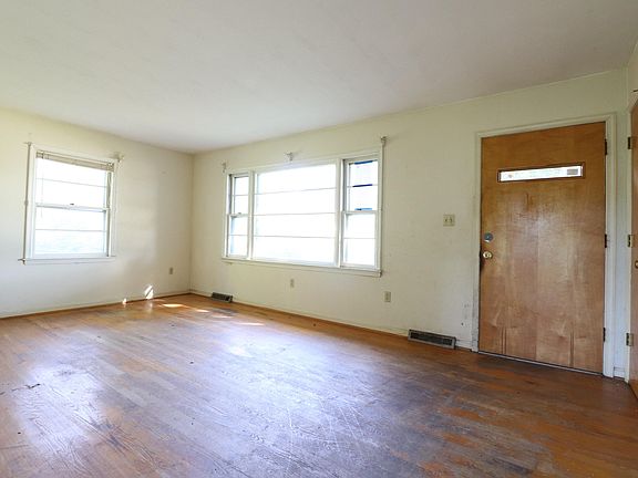 4th image of 1031 Broad Hill Dr