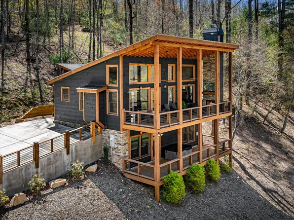 529 Hidden Valley Dr, Morganton, GA 30560