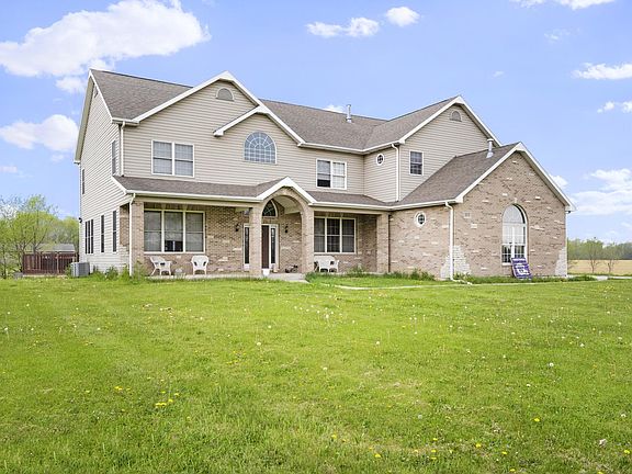 3rd image of 1808 Albert Ln