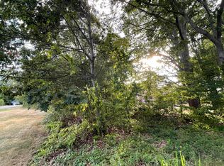 35 Leach Rd, Kittery, ME 03904