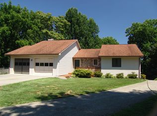 260 Hales Point Dr, Moneta, VA 24121