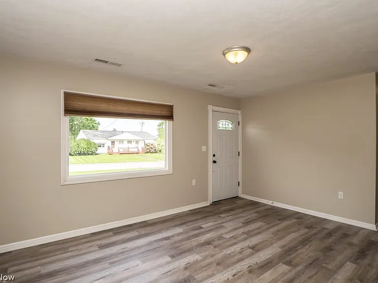 1060 Orchard Ave NE — Photo 10