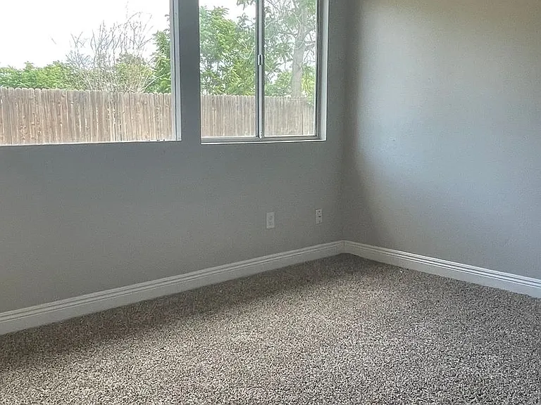 265 Hudson Dr — Photo 5