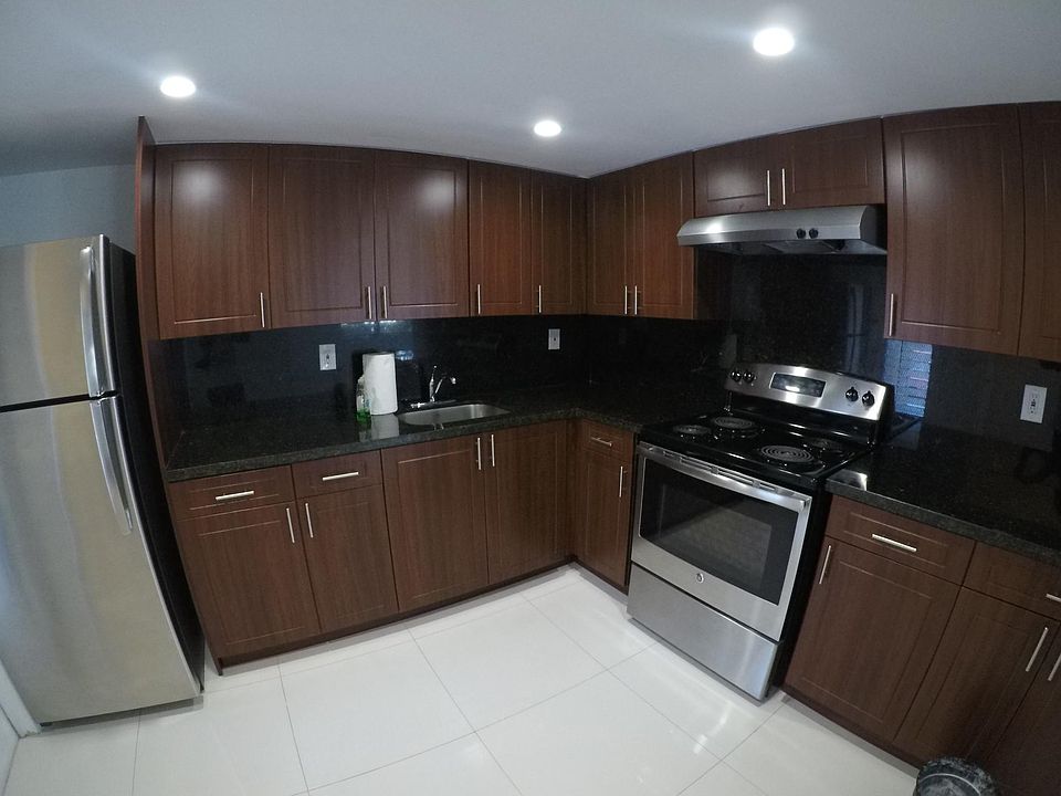 Open kitchen, fully renovated