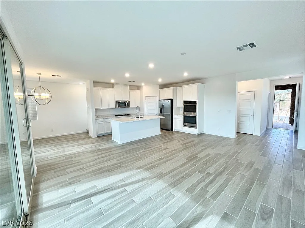 3 bed, 2.5 bath, 1835 sqft, $3,195 — Photo 3
