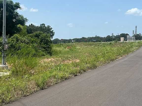 3rd image of 5896 S Interstate Highway 10 Rd