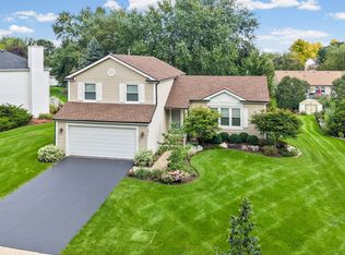 1011 Woodbridge Dr, Cary, IL 60013