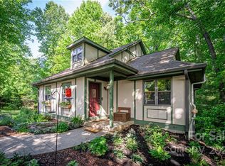 11 Chastain Hill Rd, Mills River, NC 28759