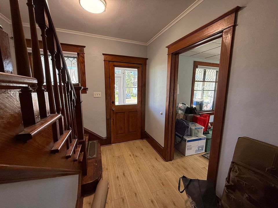 1st image of 729 E Pabst St