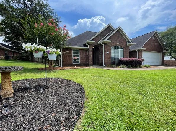1519 Winter Valley Dr, Tupelo, MS 38801
