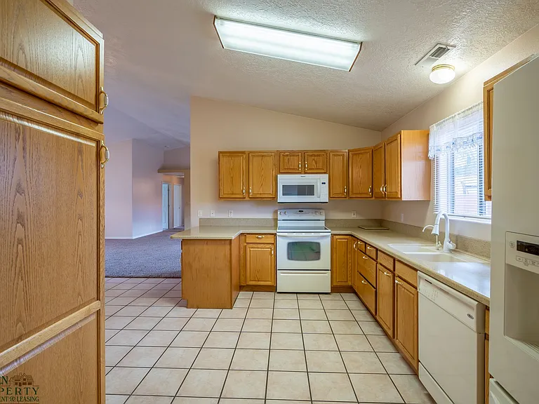 2342 W 1710 North Cir — Photo 21
