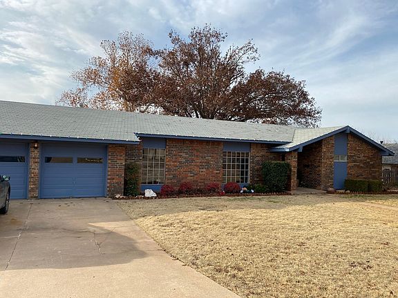 2nd image of 4820 Country Club Ct