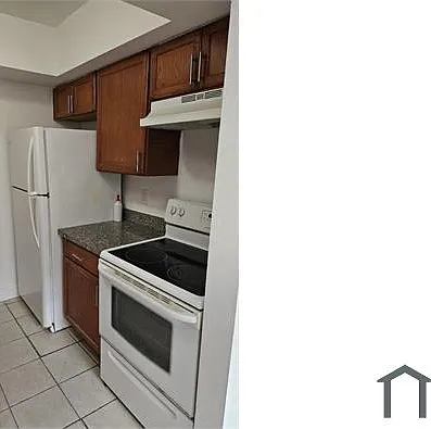 850 SW 9th Ct — Photo 5