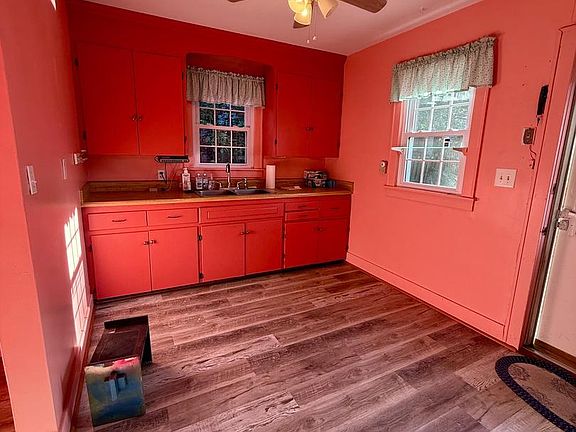 4th image of 13925 Ellerslie Rd