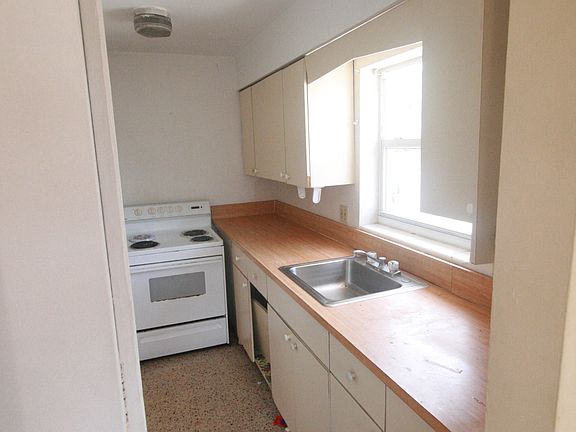 5th image of 1415 N J