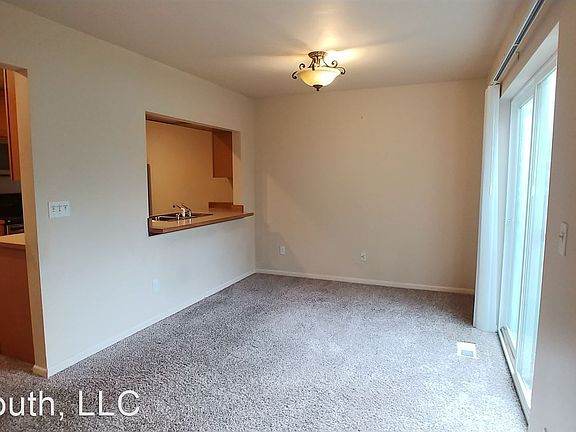 4th image of 1205 4th St NE #102