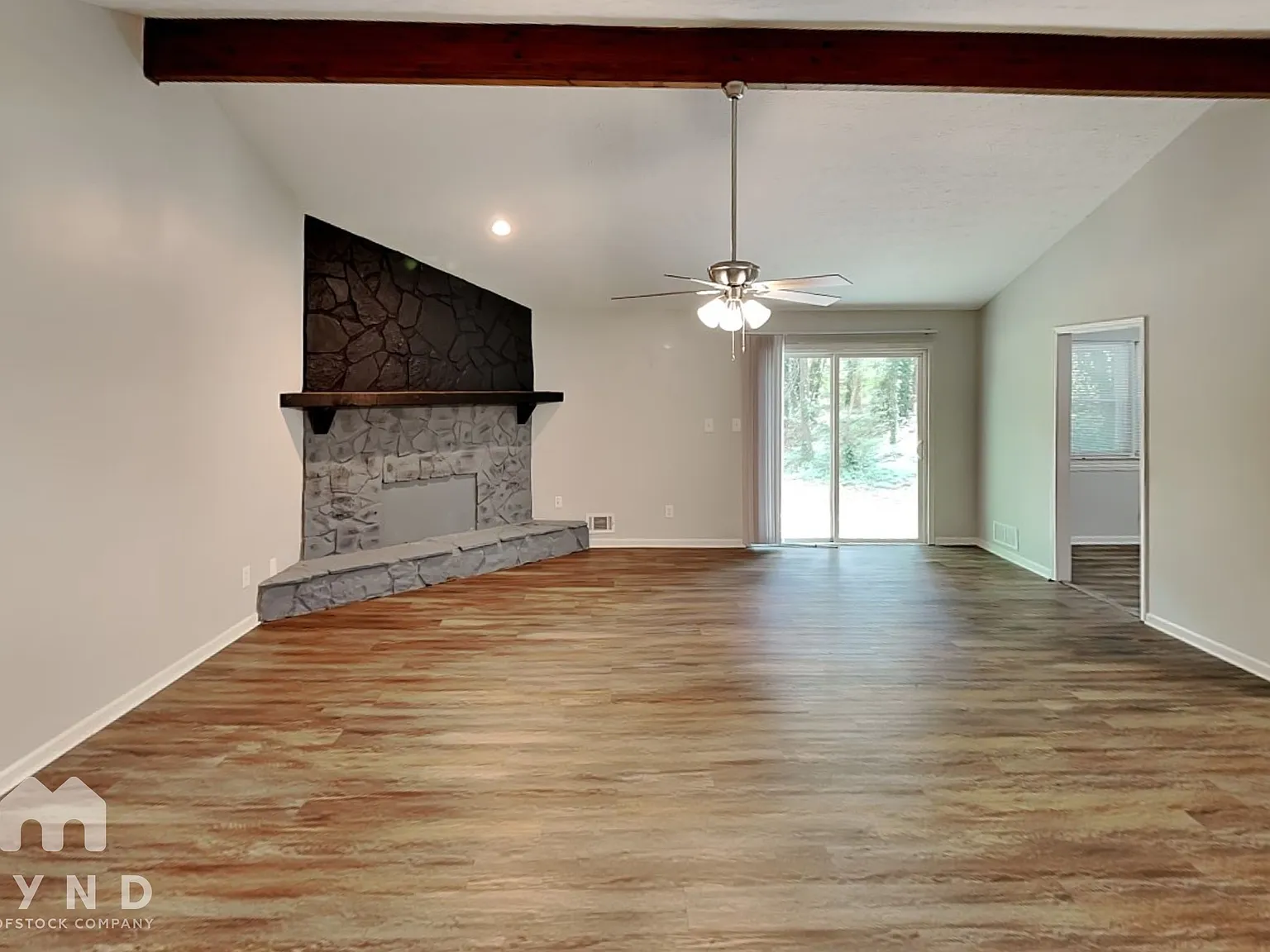 3 bed, 2.0 bath, 1768 sqft, $1,930 — Photo 4