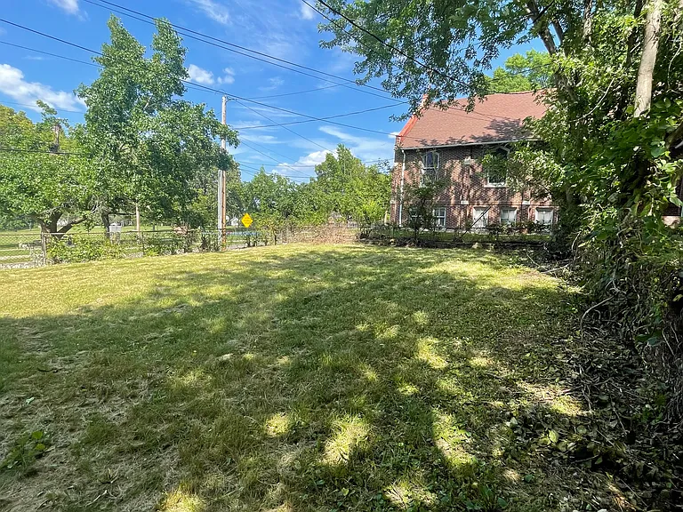5303 Brooklyn Ave — Photo 13