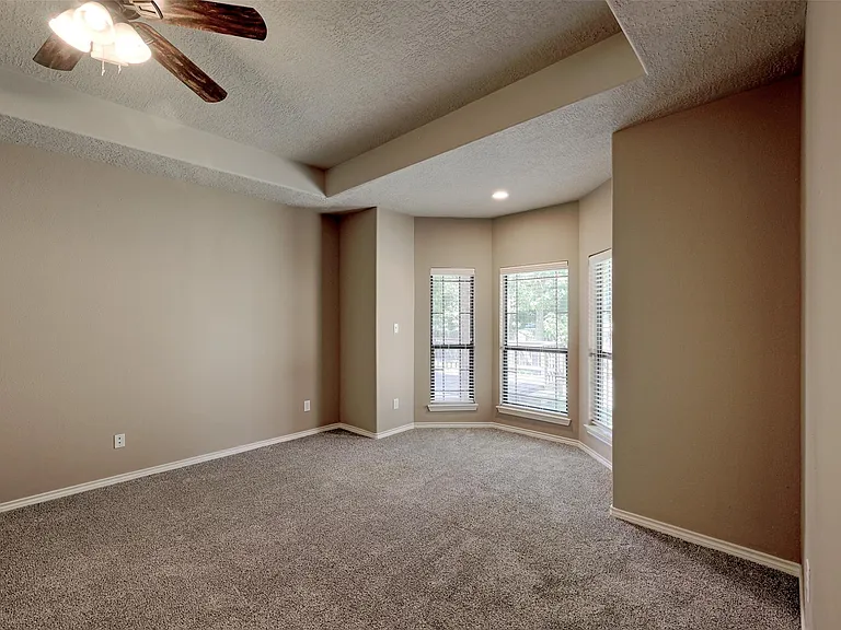 12460 Lyra Dr — Photo 21