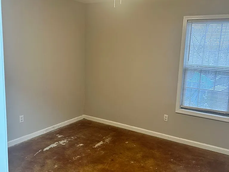 403 405th Highway 63 N — Photo 5