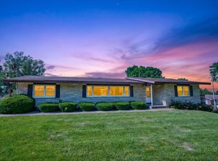 621 W Division St, Dodgeville, WI 53533