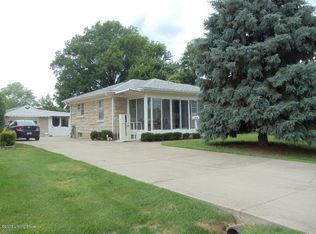 5216 Planet Dr, Louisville, KY 40258