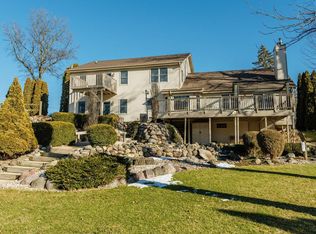 6236 N River Bay Rd, Waterford, WI 53185