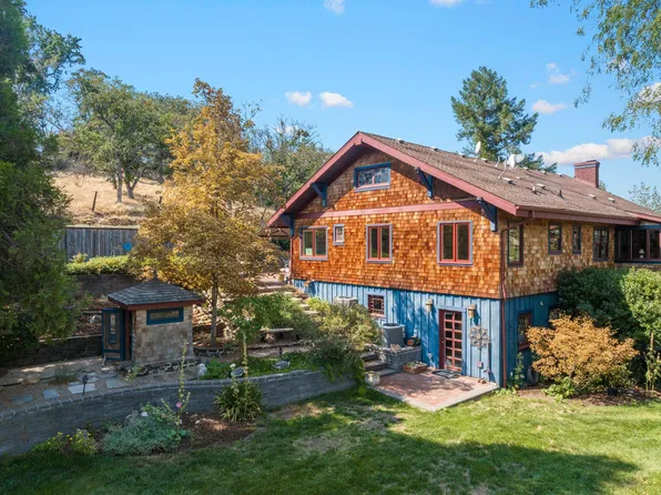 5791 Walden Ln, Talent, OR 97540