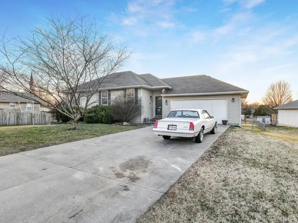 701 Poplar Court, Marshfield, MO 65706