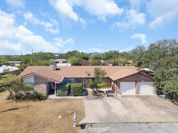 2025 Forest Trail, Kingsland, TX 78639