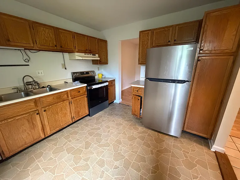 Brand new appliances (fridge, stove, dishwasher)