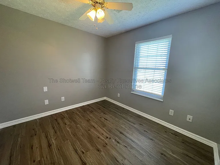 2139 Ember Brook Ln — Photo 10