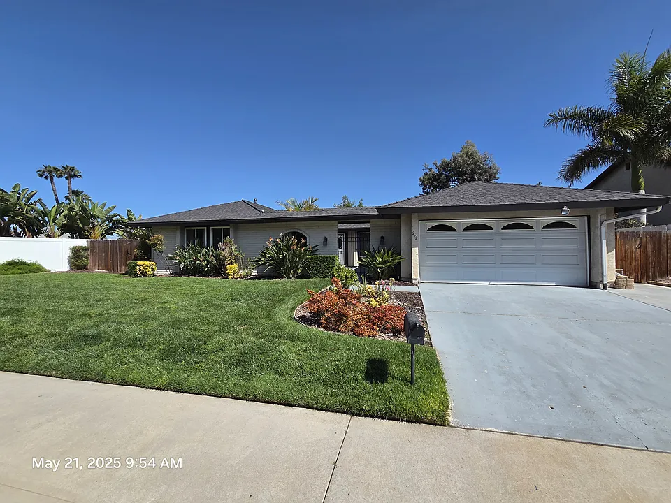 272 Surrey Dr