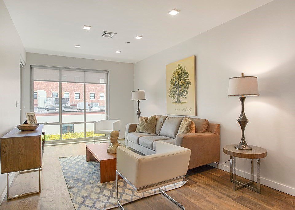 1st image of 10 Essex St APT 602