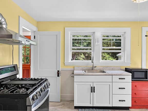 5th image of 46 Tilton Ave