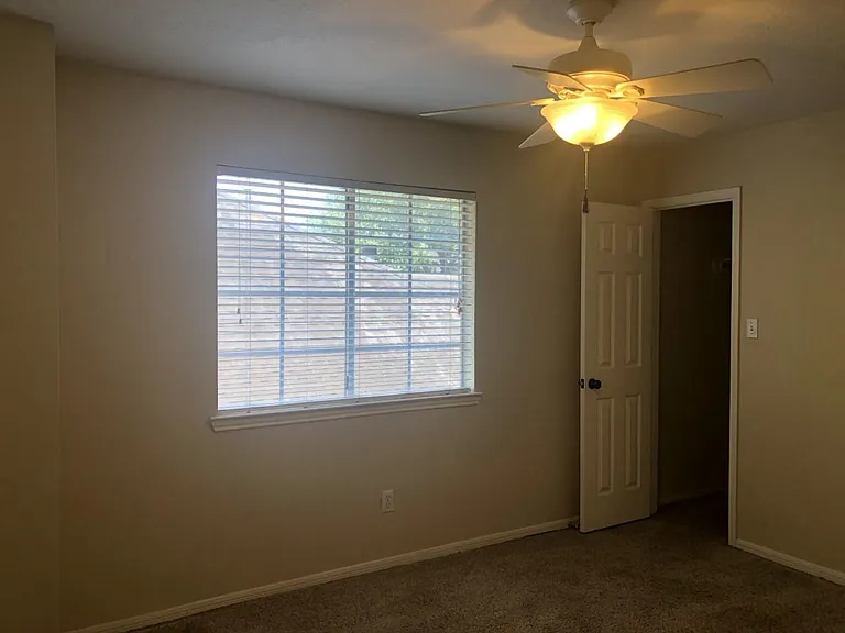 2110 Highland Bay Ct — Photo 26