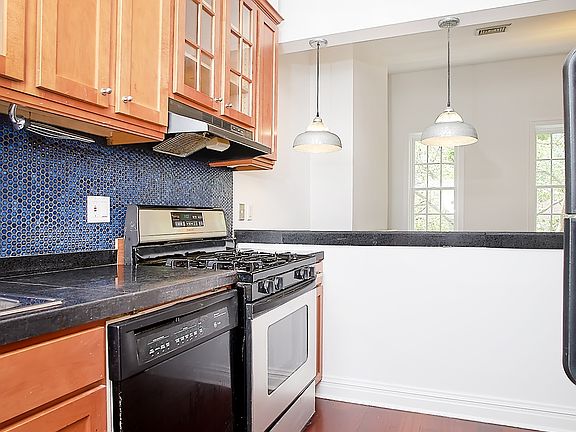 2nd image of 353 E 19th St #3
