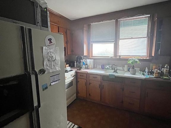 4th image of 1224 N Saint Bernard St