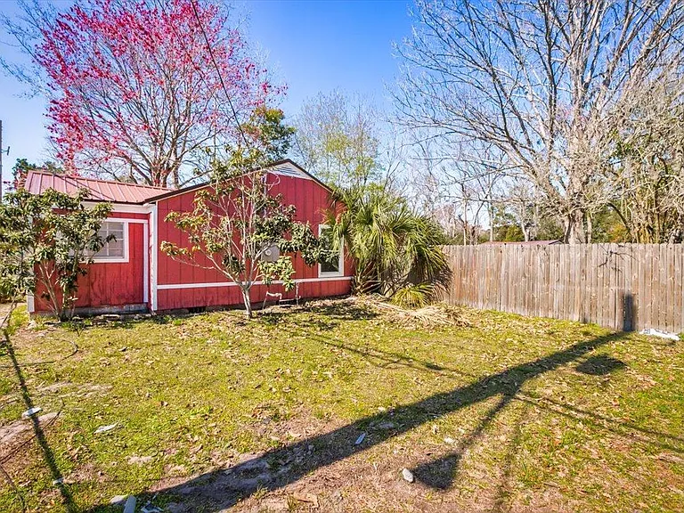 525 New Berlin Rd — Photo 6