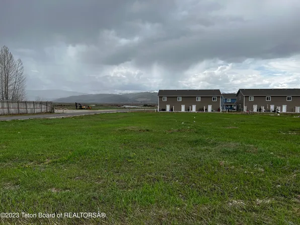 11 Clearview Dr, Freedom, WY 83120