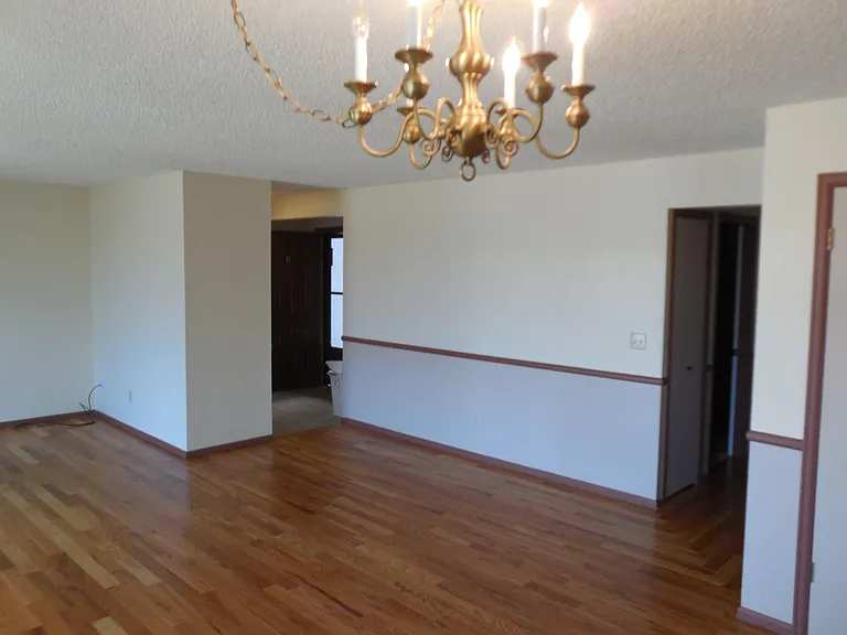 918 Fontmore Rd — Photo 2