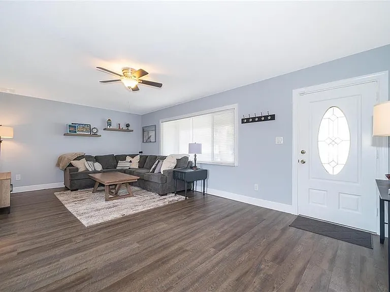 814 Malone Dr — Photo 4